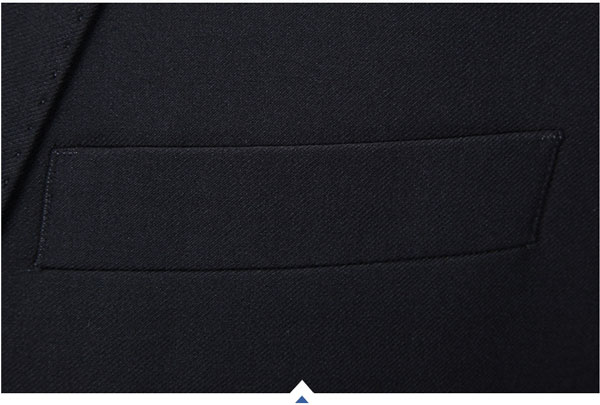 兩?？坌奚戆嬲b定做西服胸前手巾袋細(xì)節(jié)特寫圖